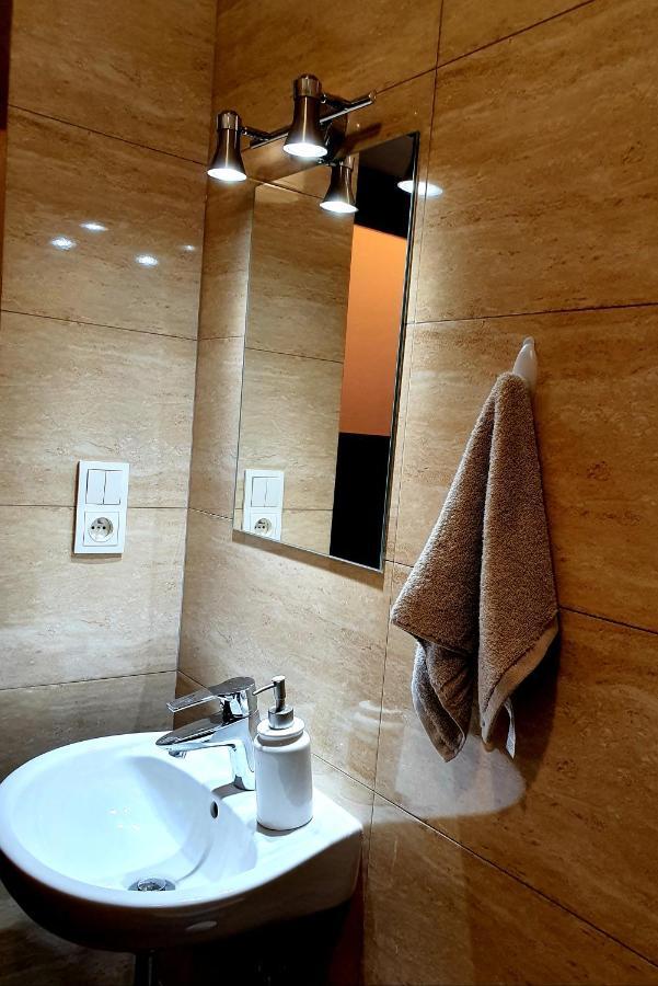 Topolove Rooms & Apartments Cracovia Esterno foto