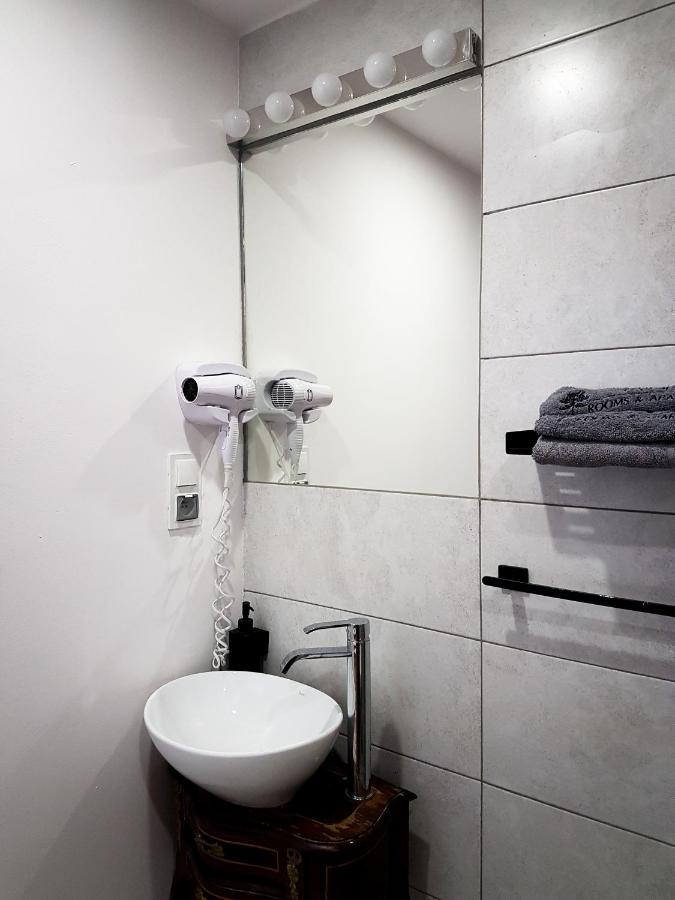 Topolove Rooms & Apartments Cracovia Esterno foto