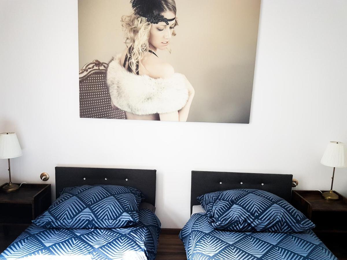Topolove Rooms & Apartments Cracovia Esterno foto