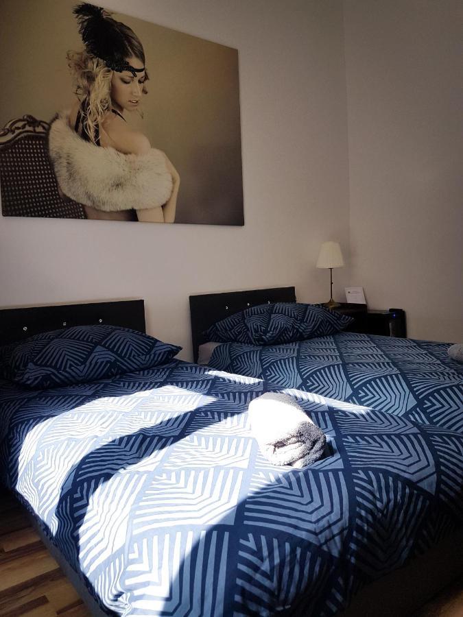 Topolove Rooms & Apartments Cracovia Esterno foto