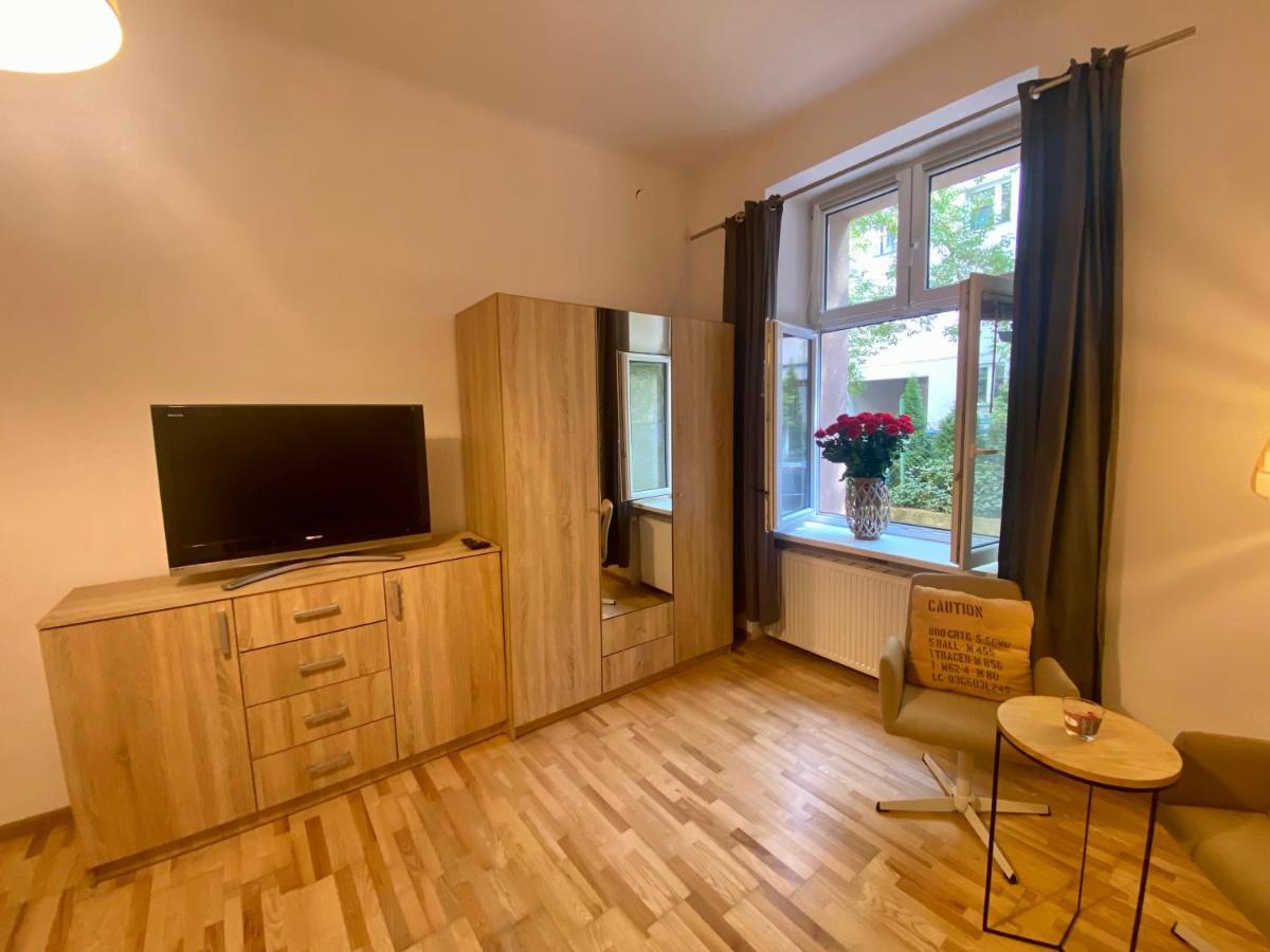 Topolove Rooms & Apartments Cracovia Esterno foto
