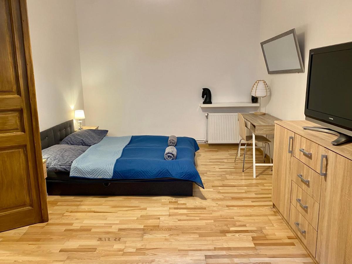 Topolove Rooms & Apartments Cracovia Esterno foto