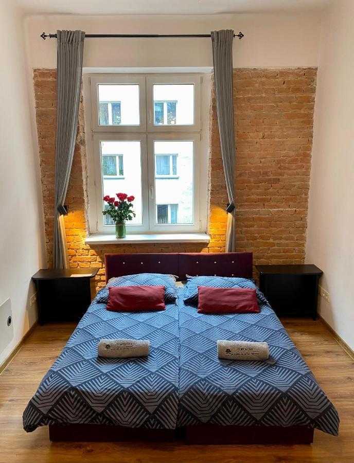 Topolove Rooms & Apartments Cracovia Esterno foto