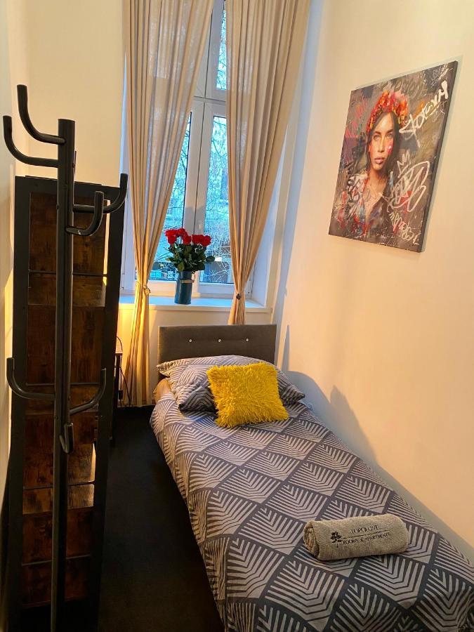 Topolove Rooms & Apartments Cracovia Esterno foto