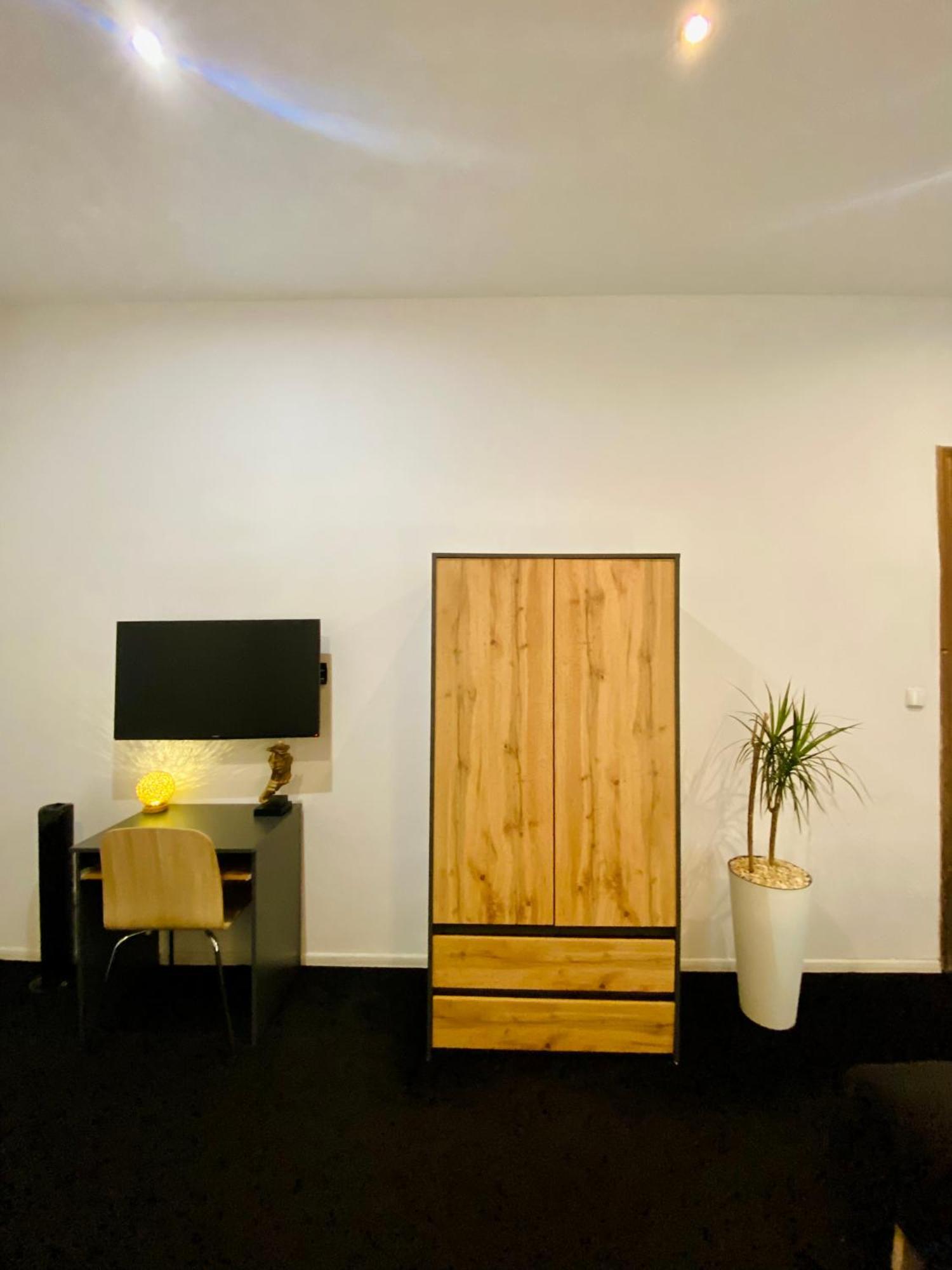 Topolove Rooms & Apartments Cracovia Esterno foto