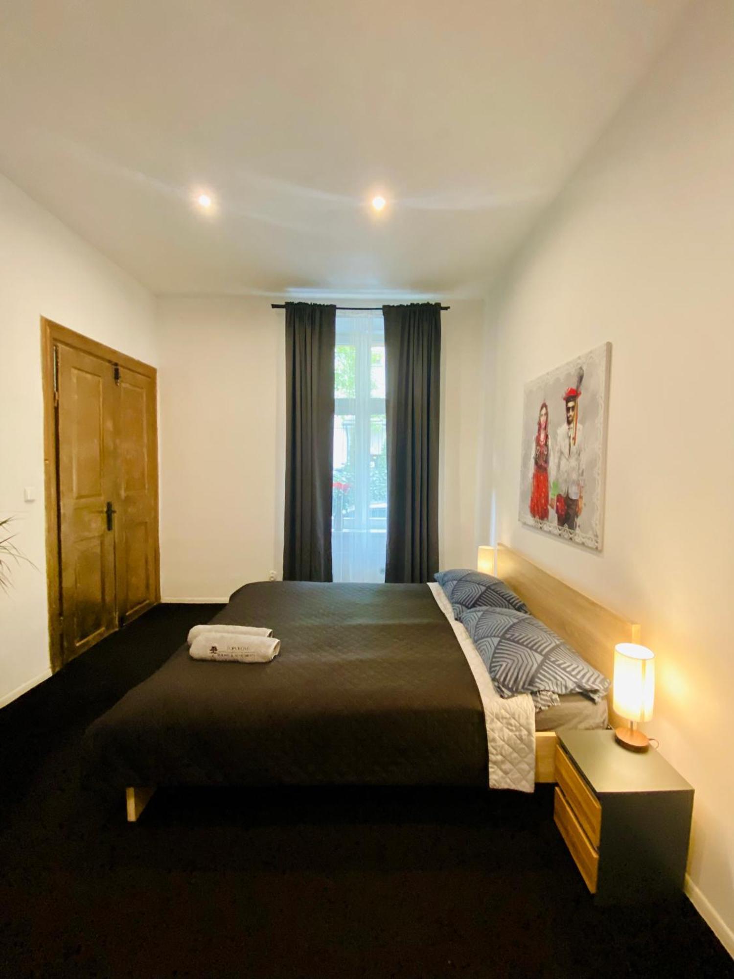 Topolove Rooms & Apartments Cracovia Esterno foto