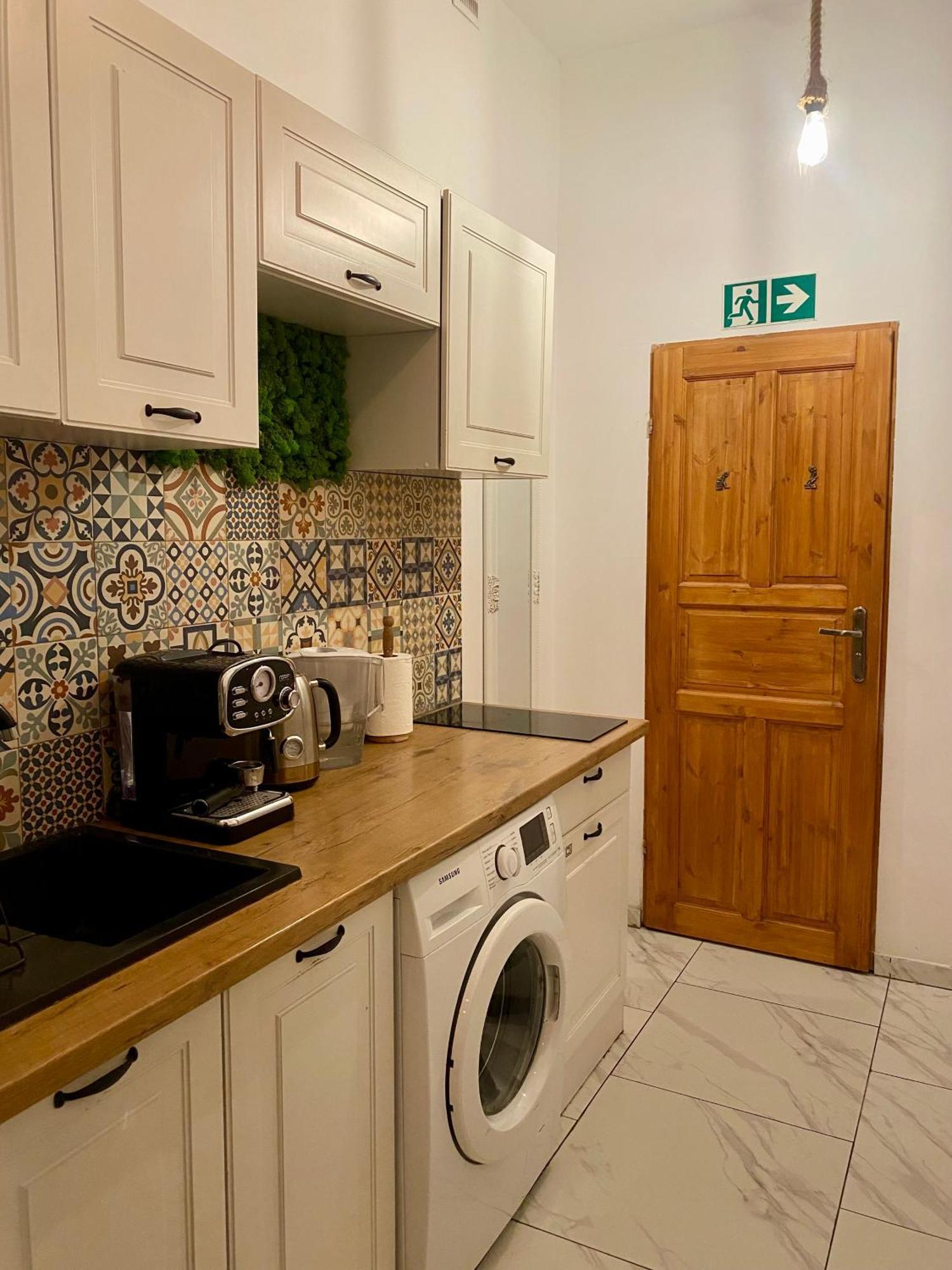 Topolove Rooms & Apartments Cracovia Esterno foto